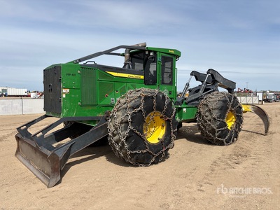 2015 John Deere 848L 4x4 Disboscatore