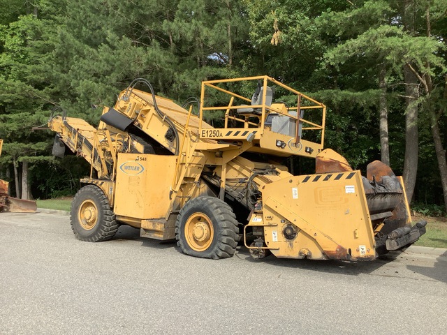 Weiler E1250A Wheel Asphalt Transfer Machine