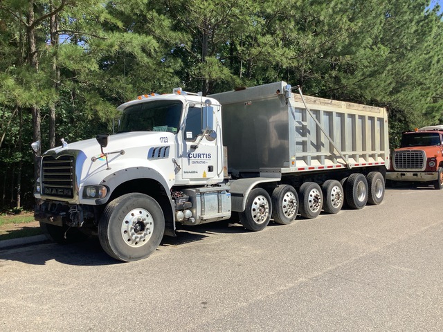 2015 Mack GU713 14x4 Six Axle Dump Truck 2015 Mack GU713 14x4 Six Axle Dump Truck