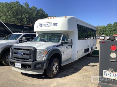 2012 Ford F-550 4x2 28-Seat Mini Bus