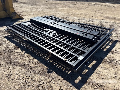 Quantity of (2) 20 ft Bi-Parting Puerta de entrada