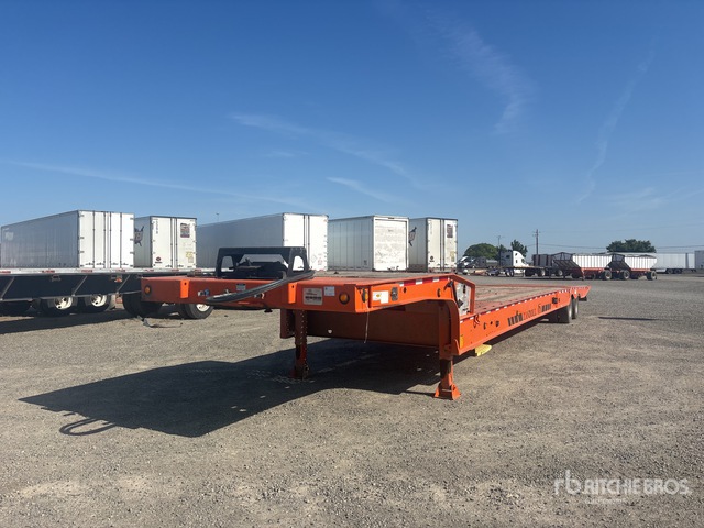 2016 Landoll 48 ft T/A Hydraulic Tail Trailer