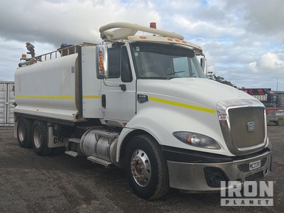 2013 Cat CT610 6x4 Crew Cab Ciężarówka na wodę