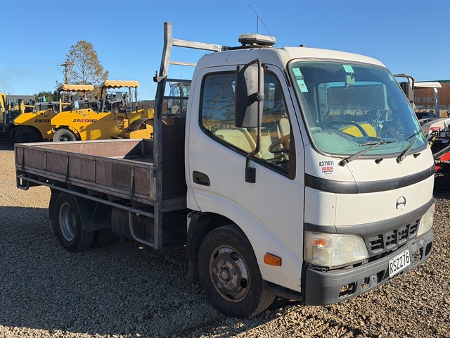 2006 Hino Dutro 4x2 Table Top Truck