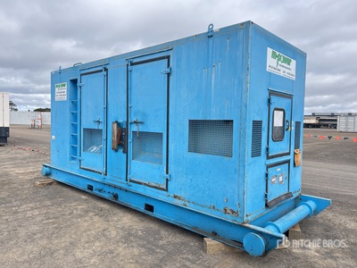 2004 FG Wilson P450E1 450 kVA Skid-Mounted Generator Set