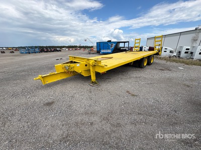 1987 23 ft T/A Equipment Trailer