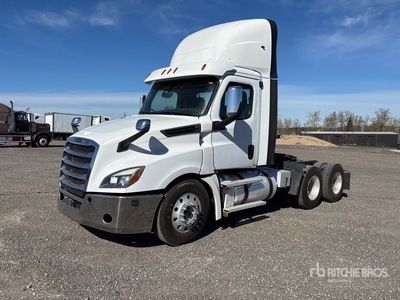 2020 Freightliner Cascadia 126 6x4 T/A Day Cab Truck Tractor