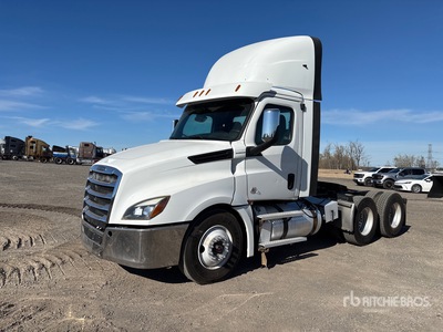 2020 Freightliner Cascadia 126 6x4 T/A Day Cab Truck Tractor