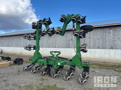 Custom Built 40 ft 3-Point 16 Row, 30" spacing Preparatore interfilare