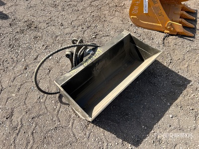 2026 GIYI GY-D3T Tilting Mini excavator tilting bucket Excavator Bucket - Fits Cat (Unused)
