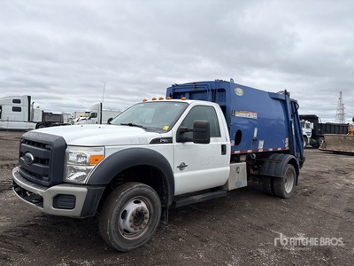 2012 Ford F-550 4x4 Rear Loader شاحنة جمع النفايات