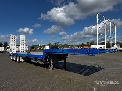 2023 AAA 13.2 m Tri/A Step Deck Trailer