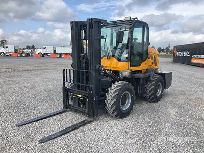 2026 KUL RTF-4500P 8800 lb 4x4 Montacargas Todo Terreno (Sin Usar) / Carretillas todoterreno (Unused)