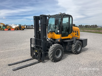2026 KUL RTF-4500P 8800 lb 4x4 Montacargas Todo Terreno (Sin Usar) / Rough Terrain Forklift (Unused)