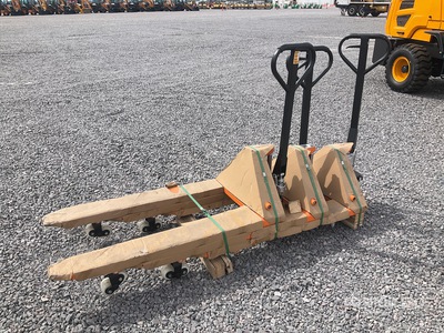 Quantity of (3) 2026 OKG PT-6600 3 ton Lote de Patines Hidraulicos (Sin Usar) / Transpallet (Unused)