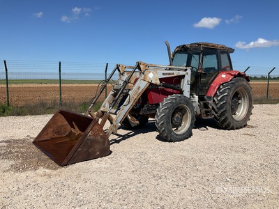 Case 5130 4WD Tractor
