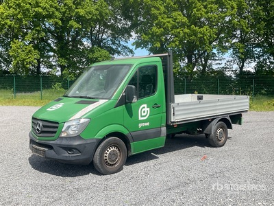 2016 Mercedes-Benz Sprinter 211 CDI 4x2 Flatbed Truck