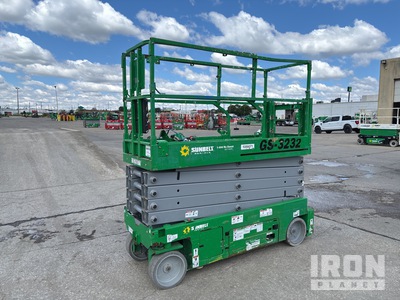 2017 Genie GS-3232 Electric Piattaforma aerea verticale