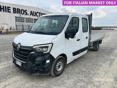 Renault Master Crew Cab Flatbed Truck
