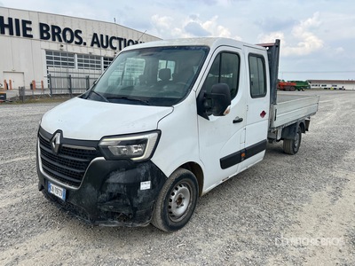 Renault Master Crew Cab Flatbed Truck