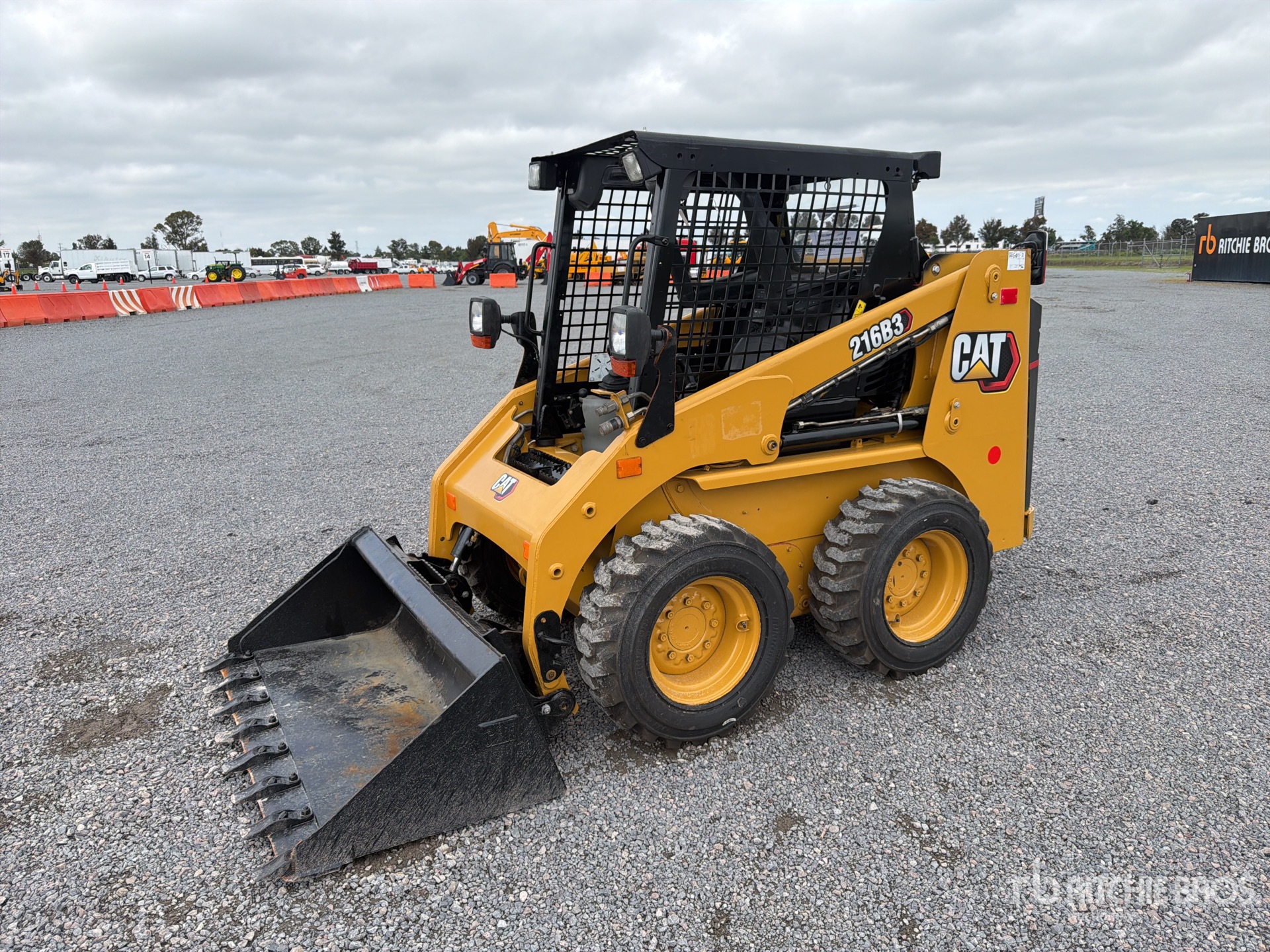 2020 Cat 216B3 Minicargador / Skid Steer Loader
