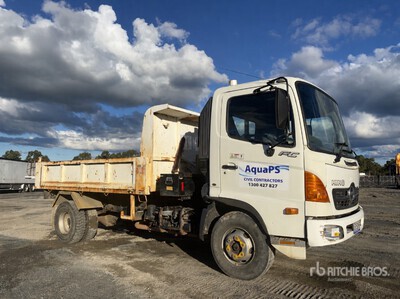 2004 Hino FC4J 4x2 S/A Dump Truck
