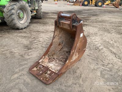 600 mm Digging 600mm bladed on 65mm pins suit 13T Cazo para excavadora