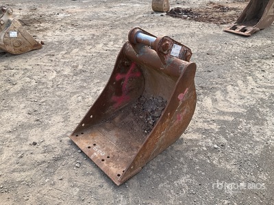 600 mm Digging 600mm bladed on 65mm pins suit 13T Cazo para excavadora