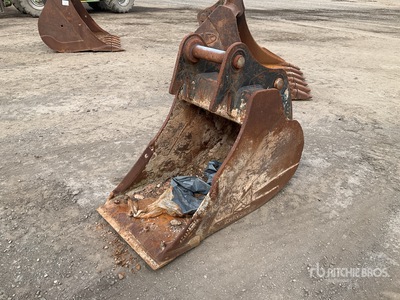 600 mm Digging 600mm bladed on 65mm pins suit 13T Cazo para excavadora