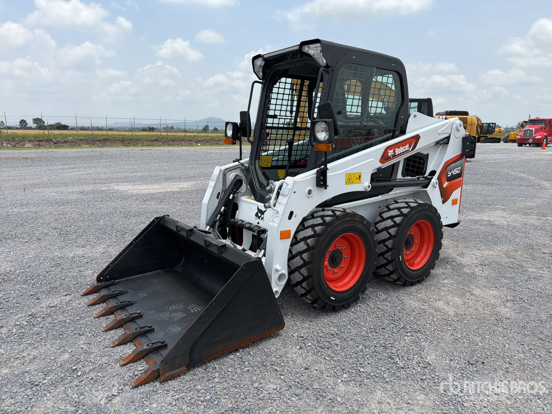2026 Bobcat S450 Minicargador (Sin Usar) / Skid Steer Loader (Unused)