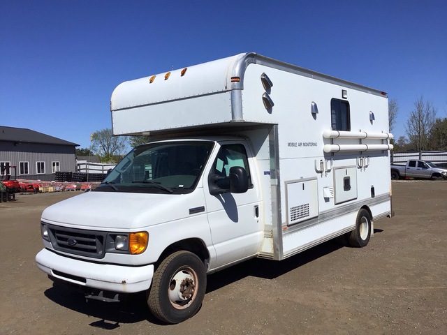 2006 Ford E-450 Econoline Mobile Chemical Labatory