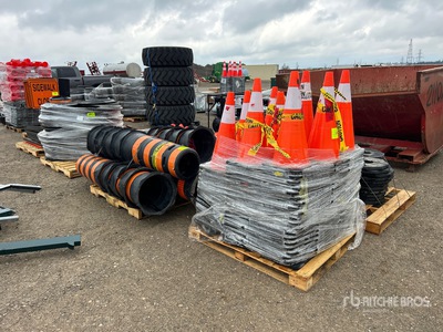 Quantity of (163) Traffic Cones