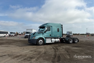 2020 Freightliner Cascadia 126 6x4 تراكتور شاحنة كابينة النوم (ثنائية المحور)