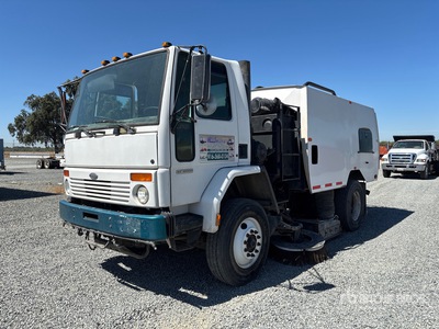 Schwarze A800 on 2005 Sterling SC8000 Sweeper Truck