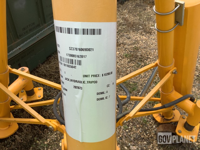 Surplus Columbus Jack Regent 53J6268/-10E1 Tripod Hydraulic Jack
