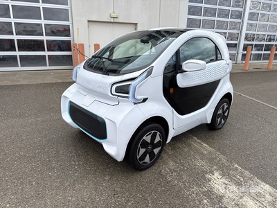 XEV Yoyo electric mini car, 2-seater Auto