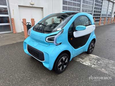 XEV Yoyo electric mini car, 2-seater Auto