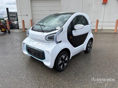 XEV Yoyo electric mini car, 2-seater Auto