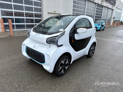 XEV Yoyo electric mini car, 2-seater Auto