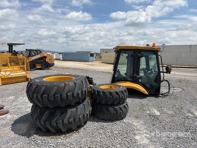 Chasis, Cabina y Llantas para Retroexcavadora / Chassis, Cab and Tires Backhoe Attachment