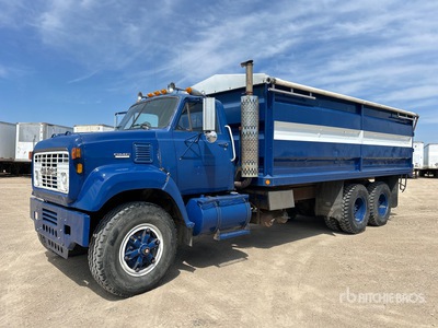 1973 GMC 9500 6x4 穀物用トラック