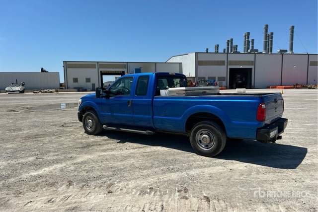 2016 Ford F-350 XL 4x2 Extended Cab Pickup