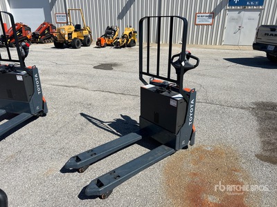 2024 Toyota 8HBW23 4500 lb Electric Pallet Jack
