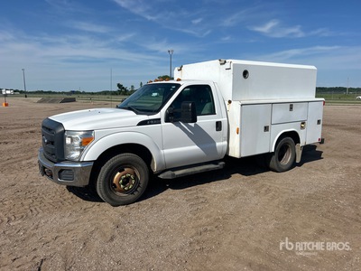 2013 Ford F-350 4x2 Utility Truck