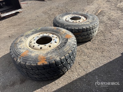 Quantity of (2) Michelin 405/80R22.5 Pneumatici per autocarro