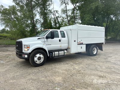 2018 Ford F-750 4x2 Extended Cab Chipper Truck
