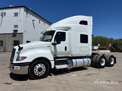 2020 International LT625 6x4 تراكتور شاحنة كابينة النوم (ثنائية المحور)