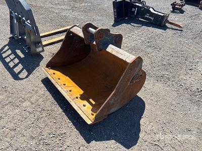 47 in Cleanup Excavator Bucket