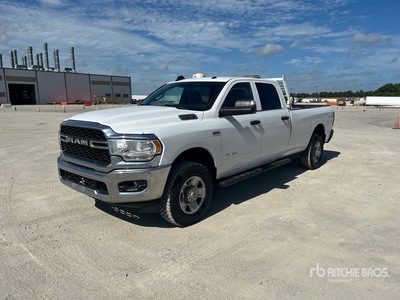 2021 Ram 2500 4x4 Crew Cab بيك اب