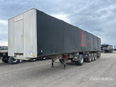 2006 MAC 48 ft 5/Axle Curtain Side Trailer